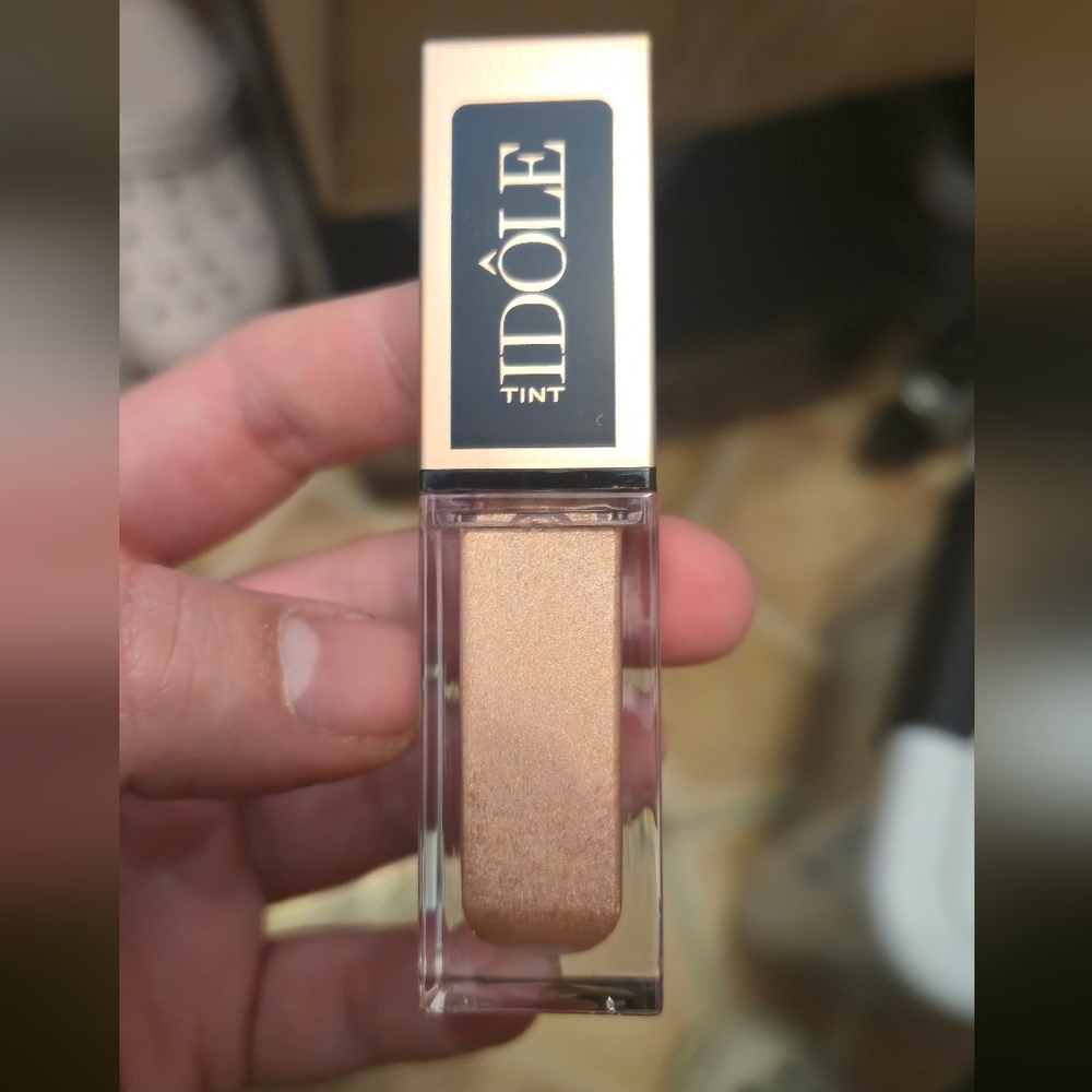 Lancome Idole Liquid Eye Shadow & Liner In Shade STRAWBERRY LATTE